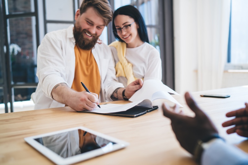 Couple applying for mortgage